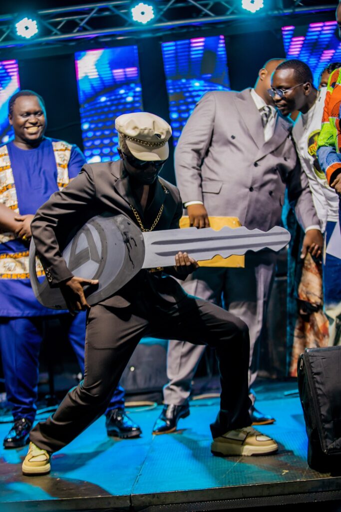 Umuhanzi Kirikou Akili yegukanye imodoka abikesha indirimbo 'Aha ni he ...
