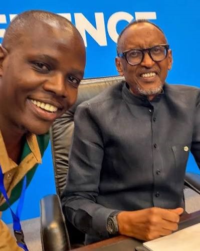 taken selifie of crazy kennal and His Excellence Paul KAGAME